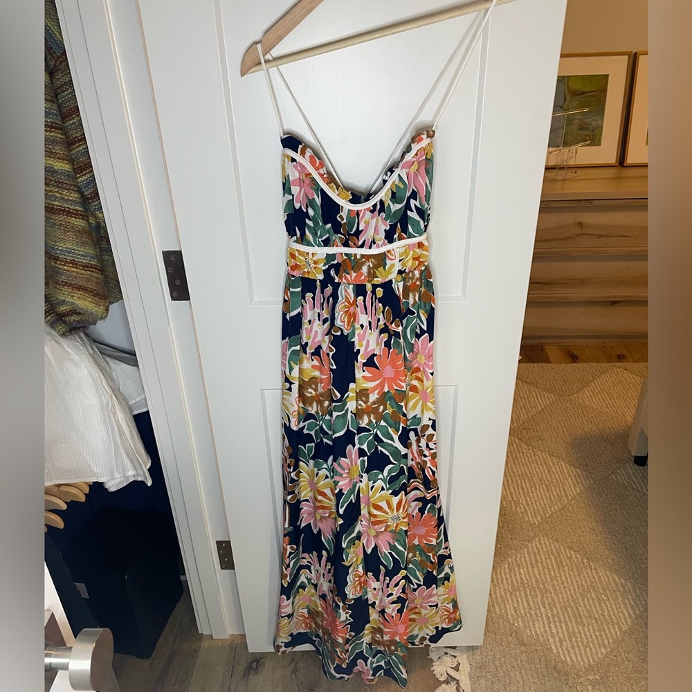 Floral maxi dress with cris cross back details